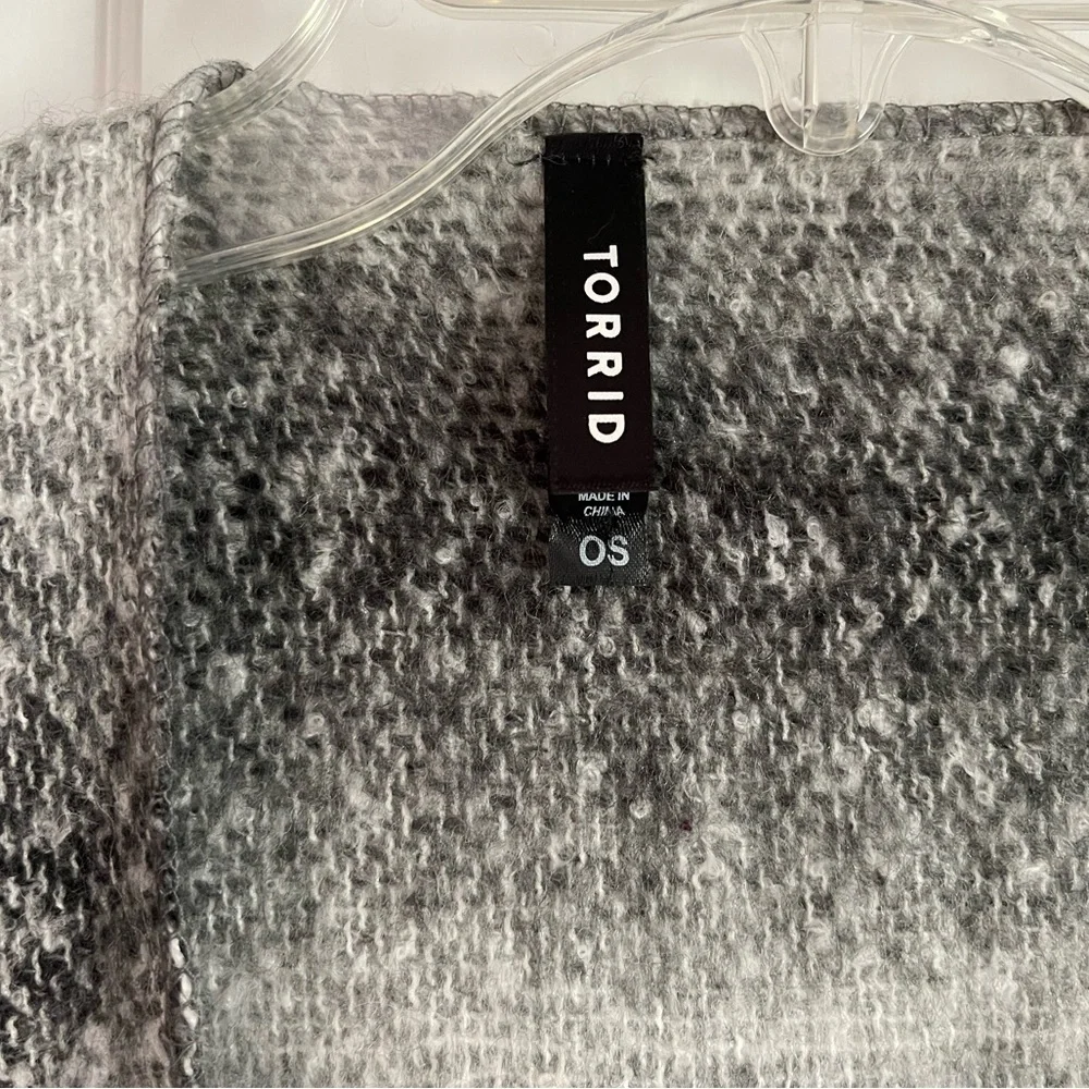 TORRID One Size Black White Gray Ombré Ruana Open Poncho - Picture 5 of 5